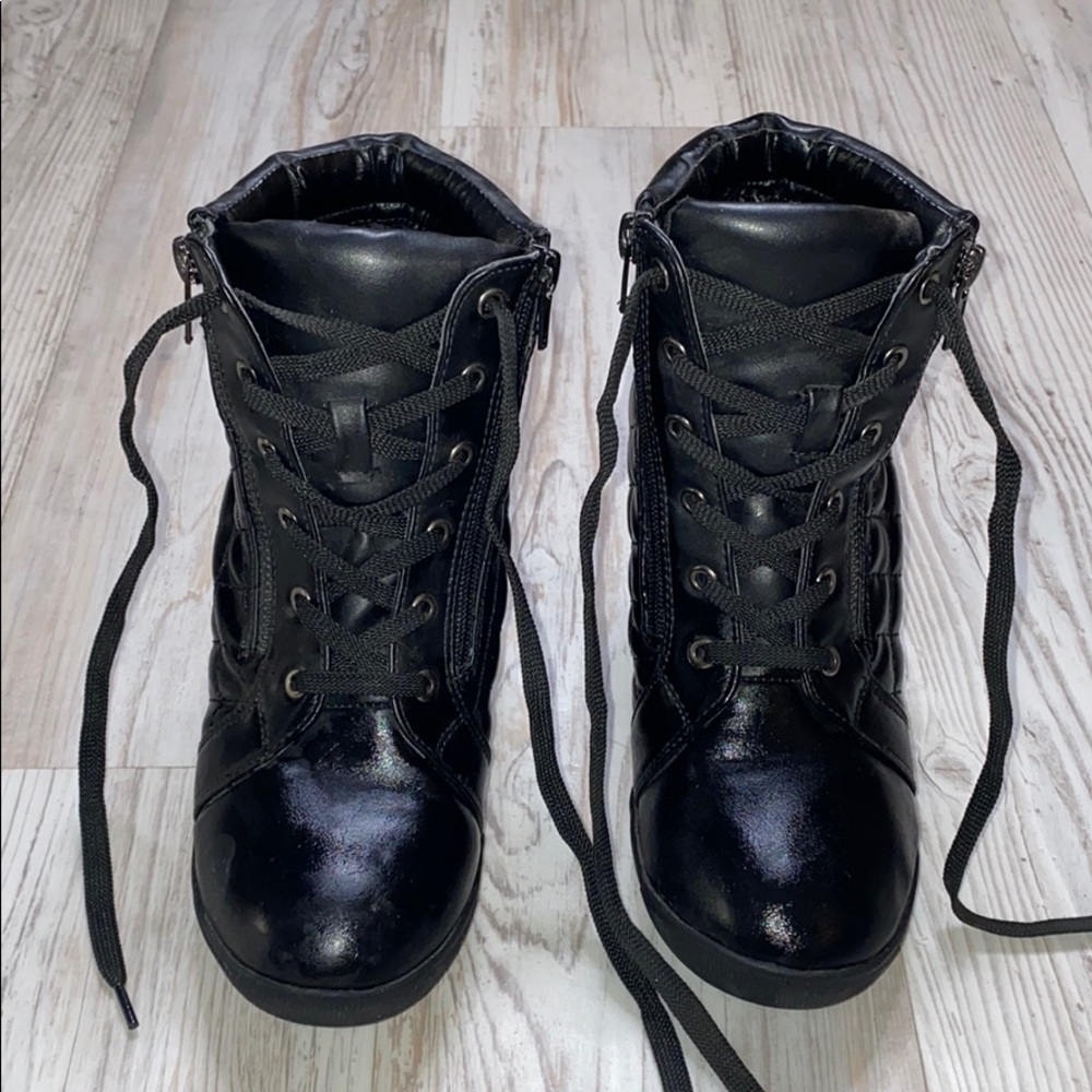 Steve Madden Baxxter quilted wedges